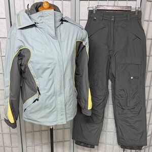 Liquid Women's Gray and Yellow Ski Jacket and Ole Pants Set, Size Small